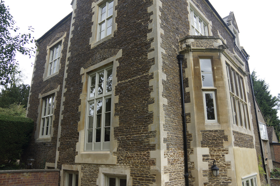 <span>iPhone Mockup</span><i>→</i>